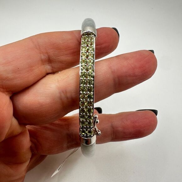 NWT Green/Gray Jadeite, Peridot bracelet with sterling silver hardware! - Picture 7 of 12